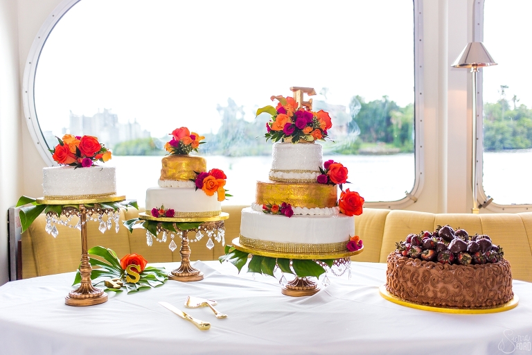 Tropical-wedding-cakes-yacht-wedding.jpg