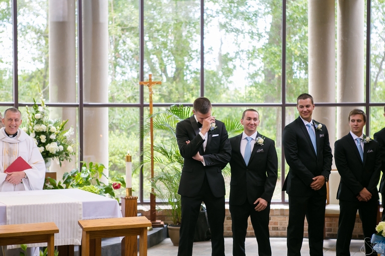 seeing-her-walk-down-the-isle