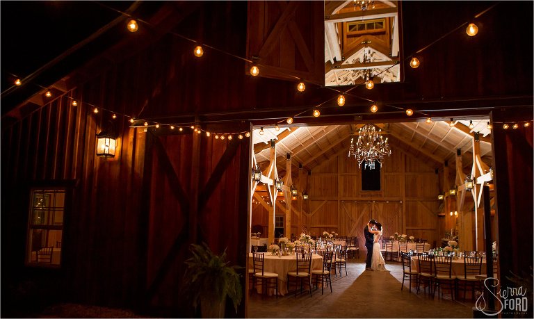 night barn dance at bridle oaks barn wedding