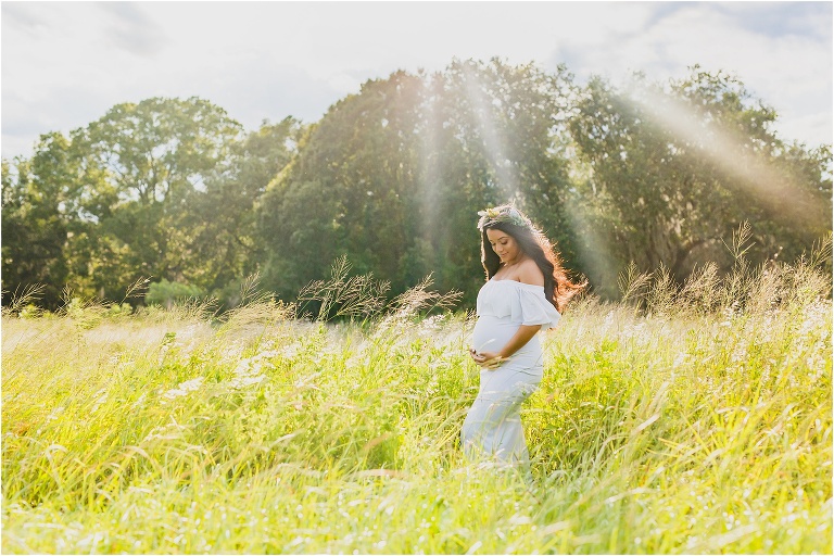 mother wearing Flower crown in orlando maternity session