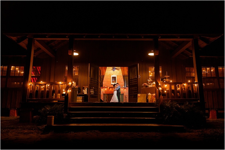 bride and groom 10 questions to ask your wedding photographer