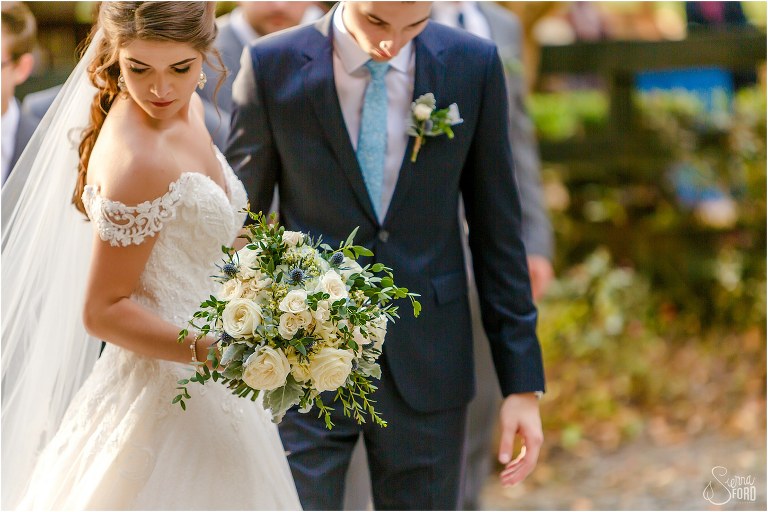 white and blue Orlando Flower Market bridal bouquet at Club Lake Plantation wedding